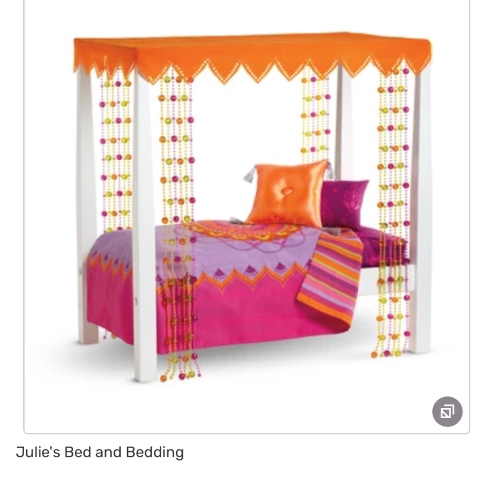 Julie’s Bed | American Girl